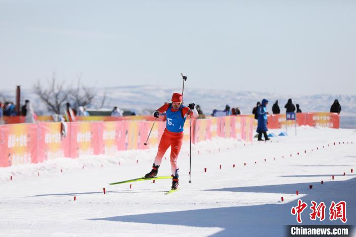 十四冬冬季两项公开组接力赛：辽宁队夺两金，