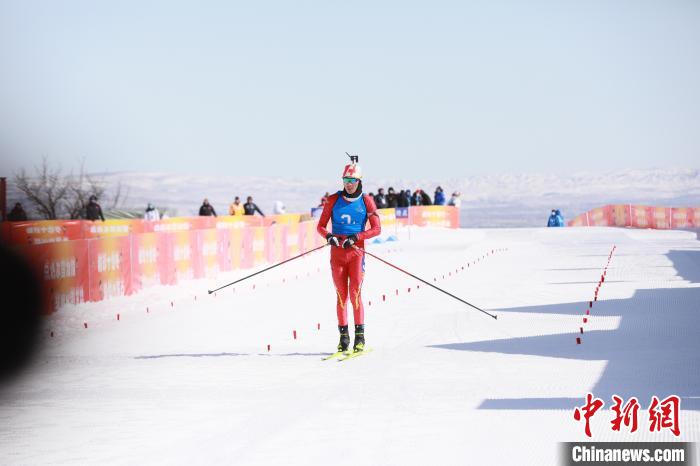 十四冬冬季两项公开组接力赛：辽宁队夺两金，