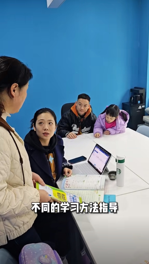 奥运冠军杨威回应让女儿在家上私教：不建议公