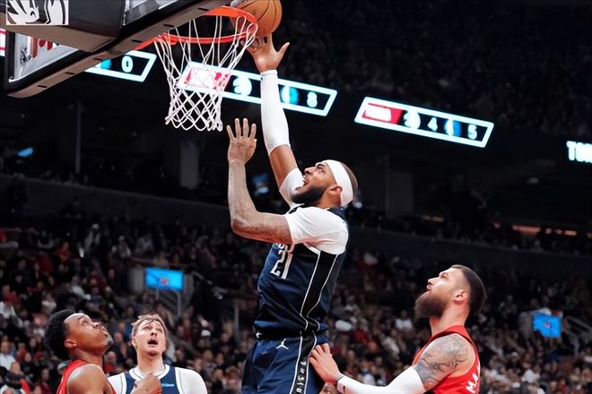 加福德21+11引爆独行侠，湖人三巨头引热议