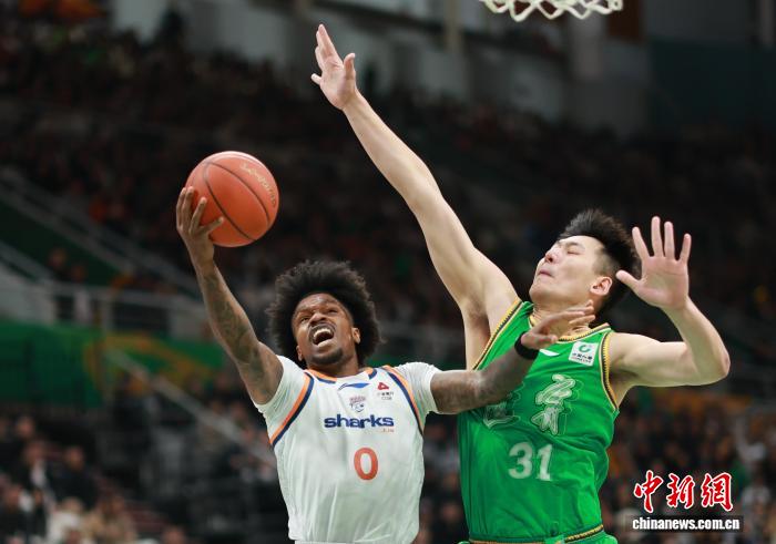 广厦三连胜登顶CBA积分榜 广东北京失利引关注