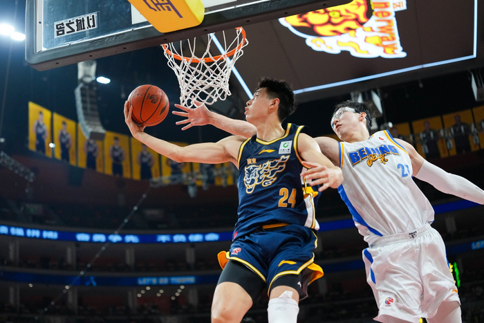 CBA常规赛末段两强争霸 上海广厦提前锁定季后赛