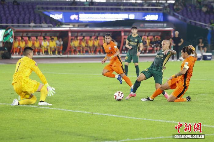 绿城3-1逆转云南玉昆在中超赛场，米特里策梅开