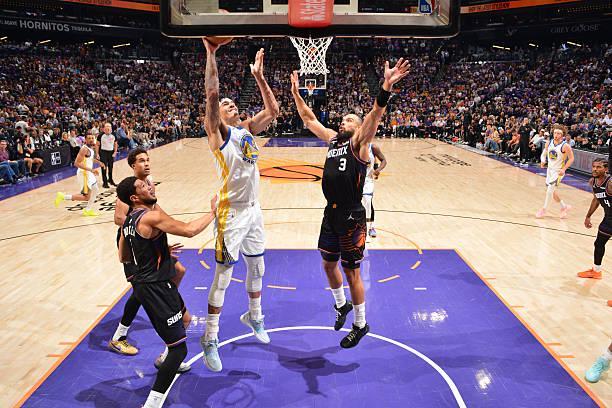 太阳力克勇士晋级季后赛 桑托斯表现平淡难救主