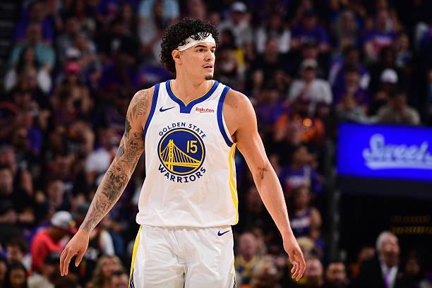 太阳力克勇士晋级季后赛 桑托斯表现平淡难救主